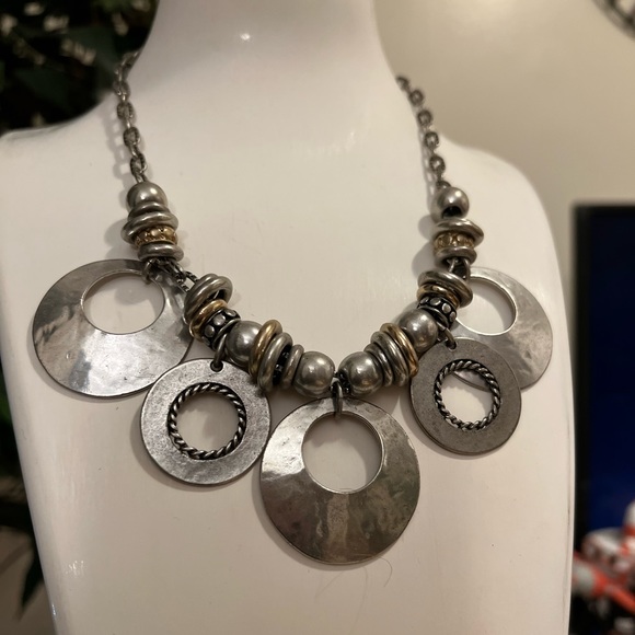 ✔Silver Disk Pendant Statement Necklace - Picture 4 of 5